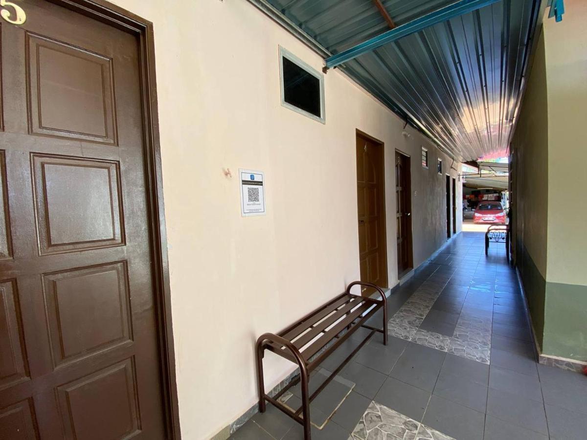 Besut Guesthouse Kampung Kuala Besut Екстериор снимка