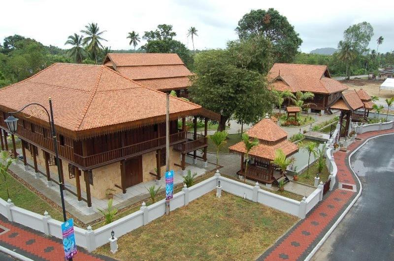 Besut Guesthouse Kampung Kuala Besut Екстериор снимка