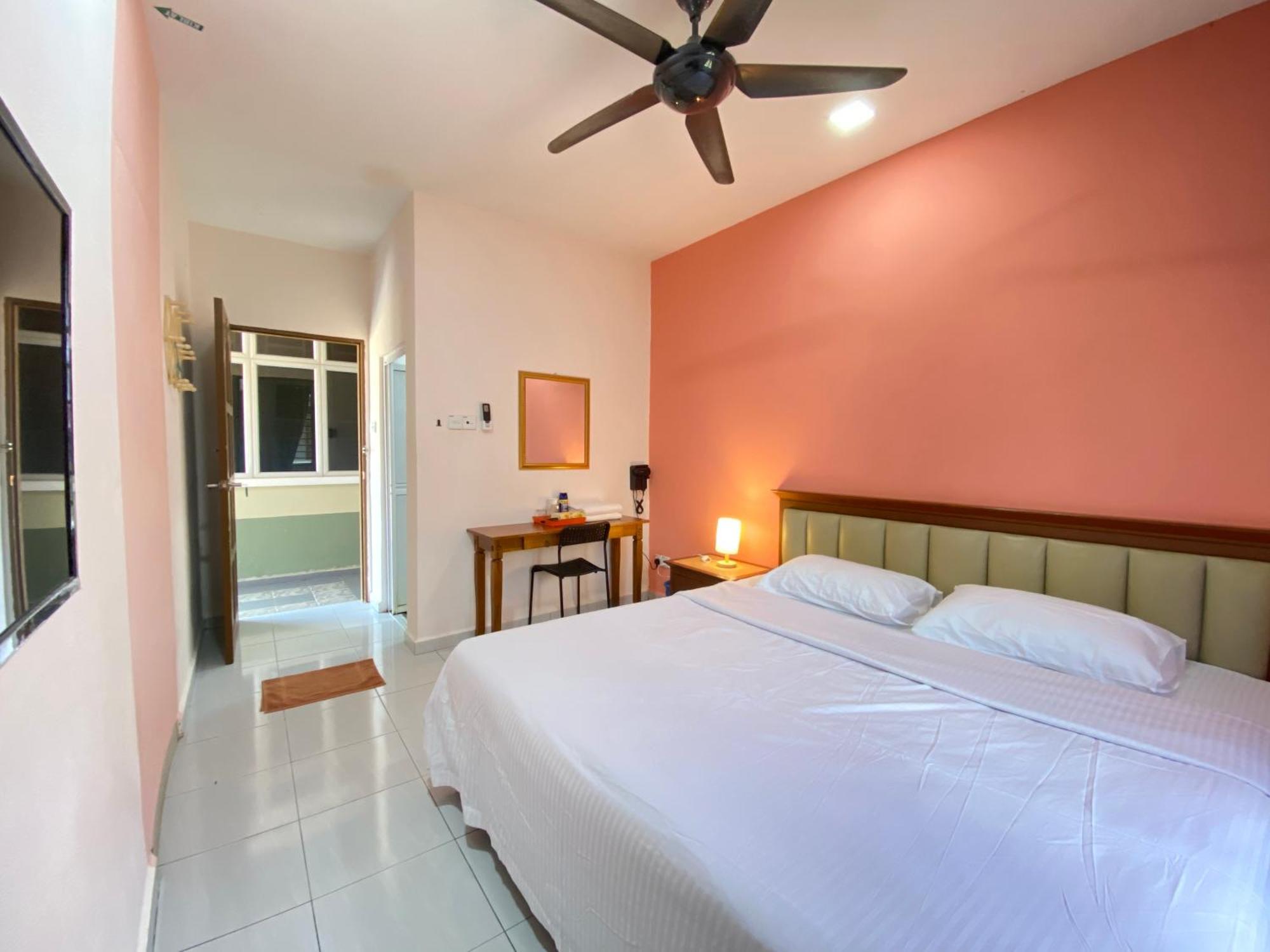 Besut Guesthouse Kampung Kuala Besut Екстериор снимка