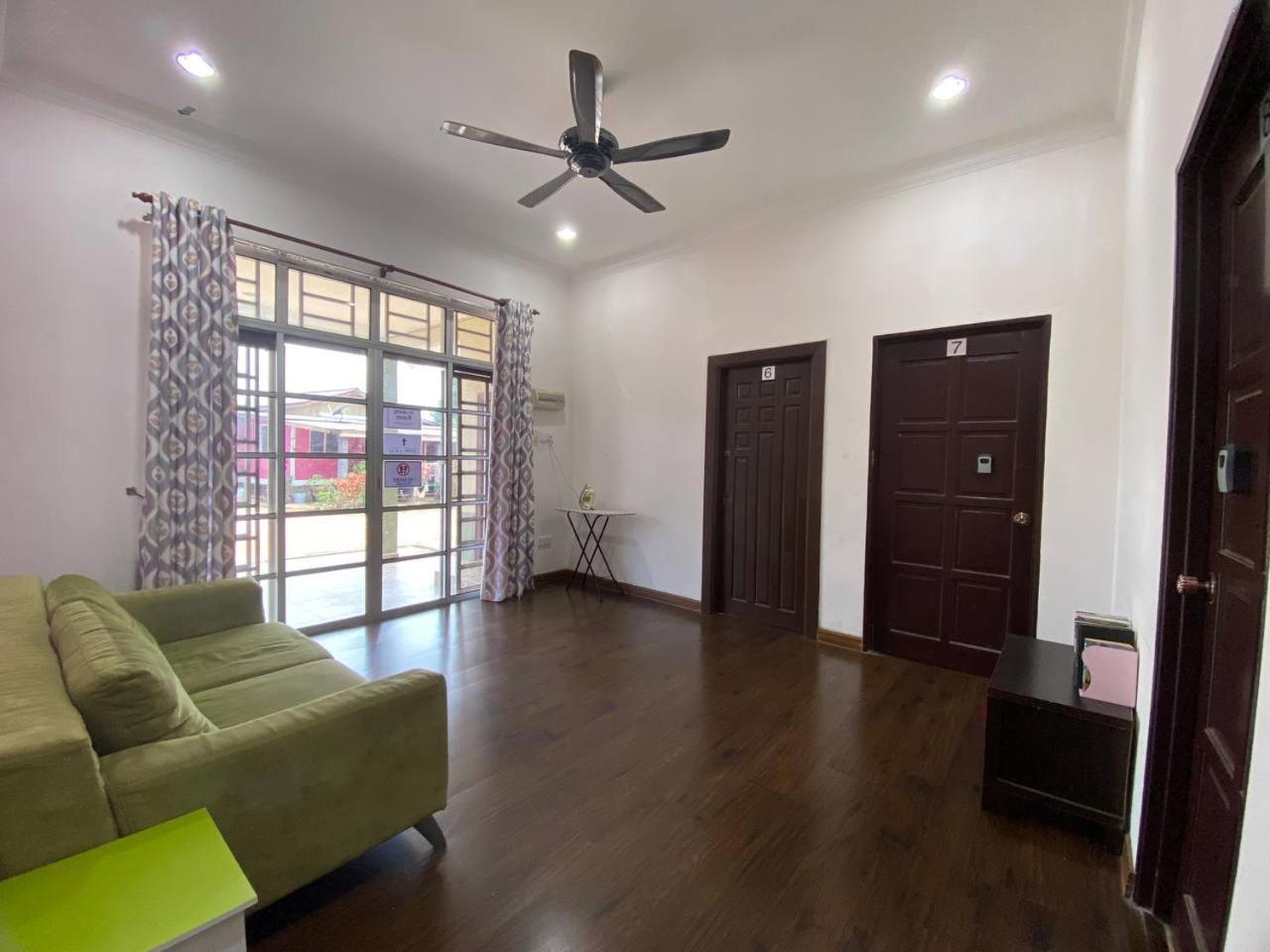Besut Guesthouse Kampung Kuala Besut Екстериор снимка