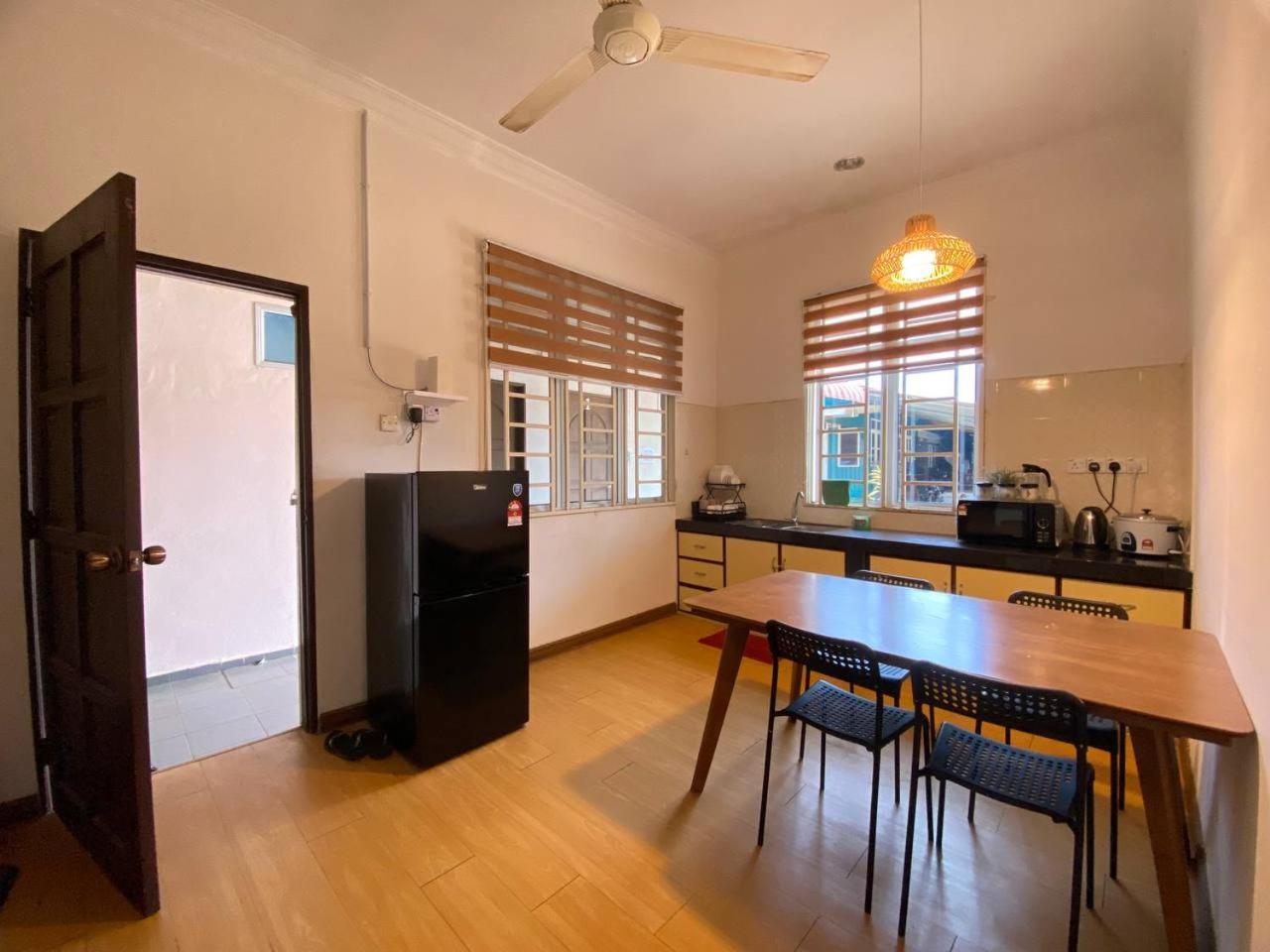 Besut Guesthouse Kampung Kuala Besut Екстериор снимка